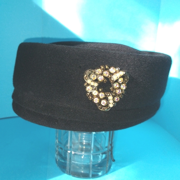 Vintage Accessories - Authentic Vintage 1950s Velour Hat Rhinestone pillbox style